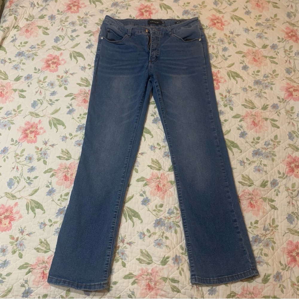 Tahari mini boot cut jeans. Size 10/30